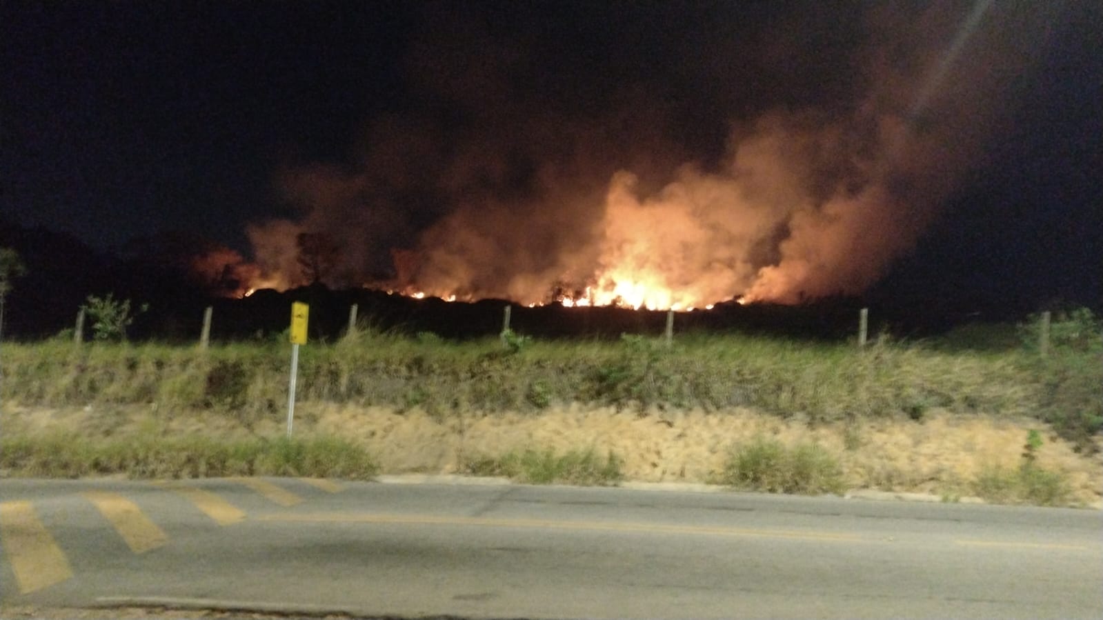  Incêndio atinge área de mata em frente ao Ribeirão II